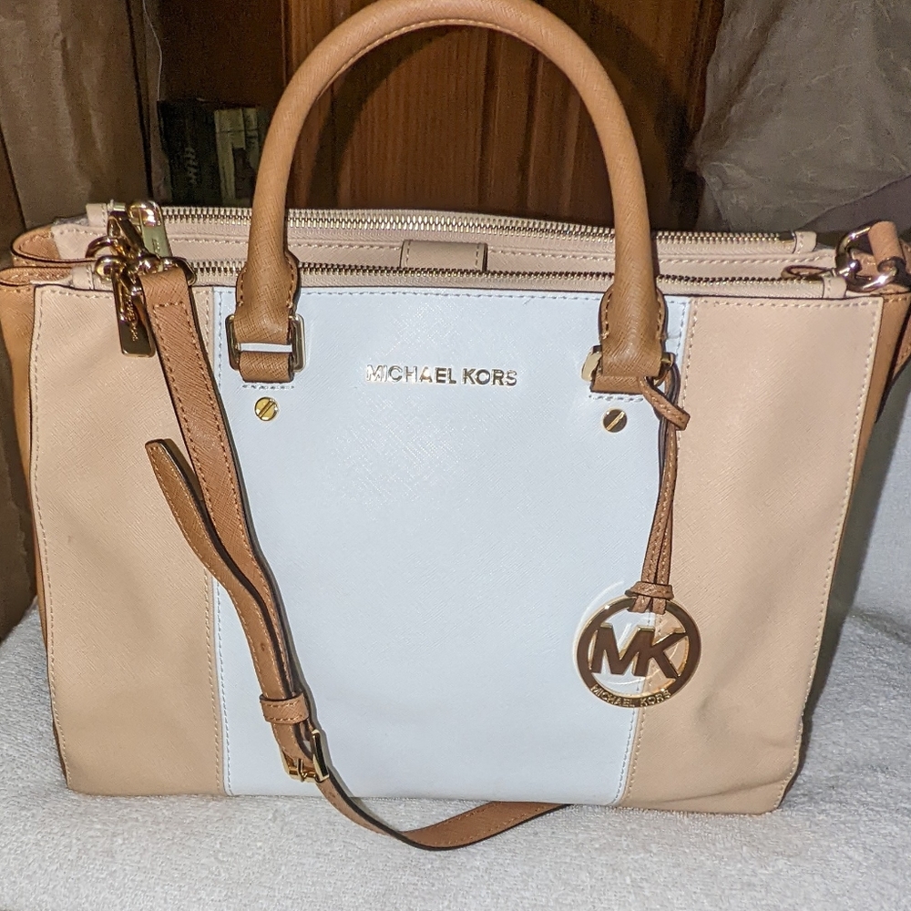 Michael Kors double zip jet set saffiano leather tote.